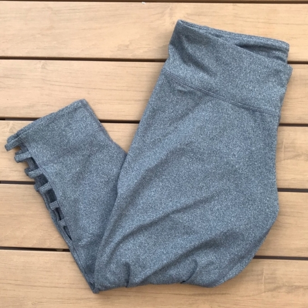 4/$20 - Champion Gray Capri Leggings XL